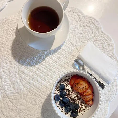 Romantic Escape In Medioeval Passignano -lake View