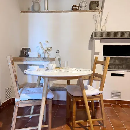 Romantic Escape In Medioeval Passignano -lake View Semesterbostad *