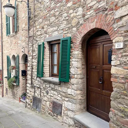 Romantic Escape In Medioeval Passignano -lake View Holiday home *