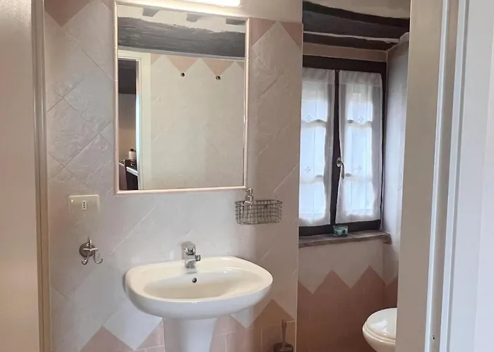 Romantic Escape In Medioeval Passignano -lake View Holiday home *